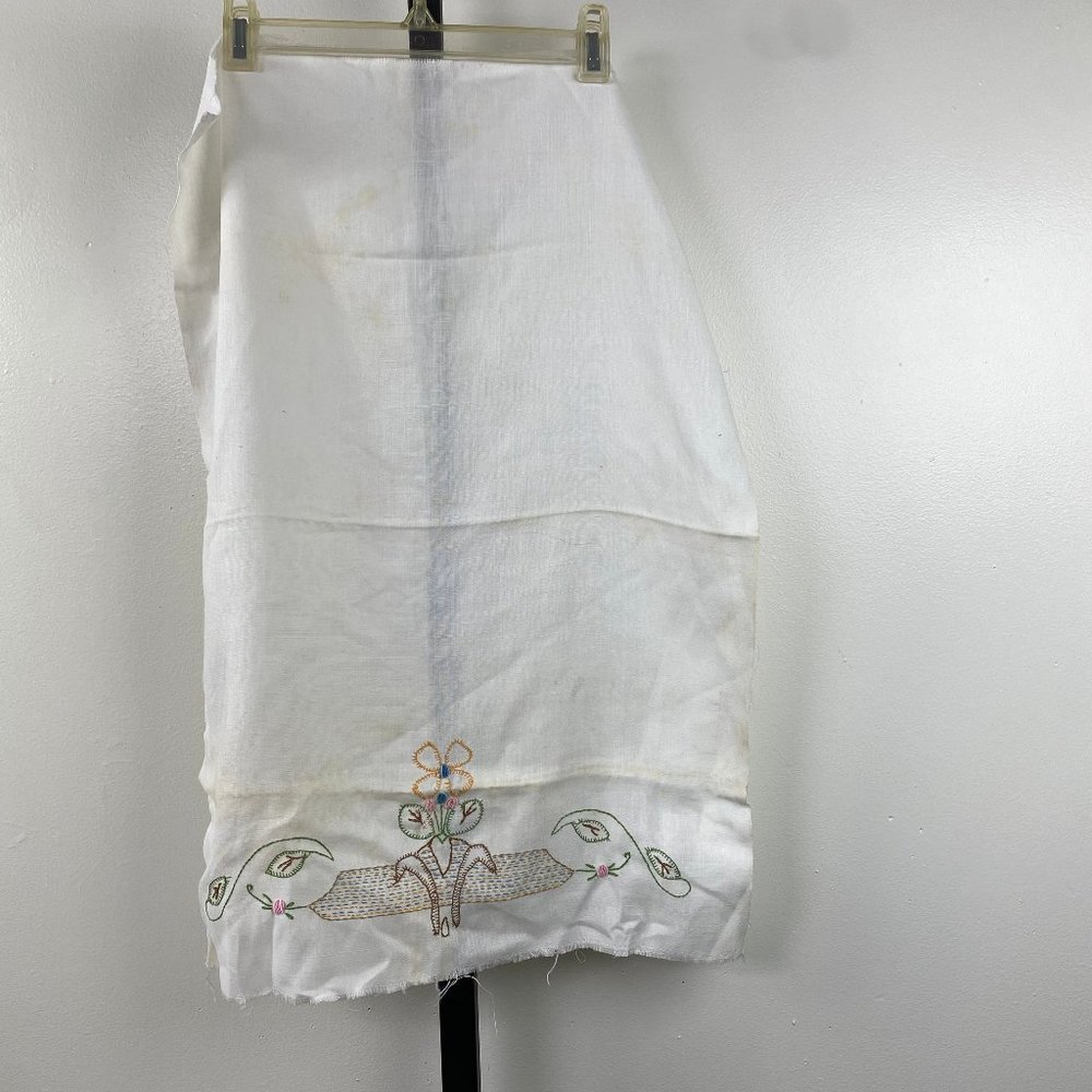 Vintage Embroidered Linen Dresser Scarf Floral 17.5" X 25"